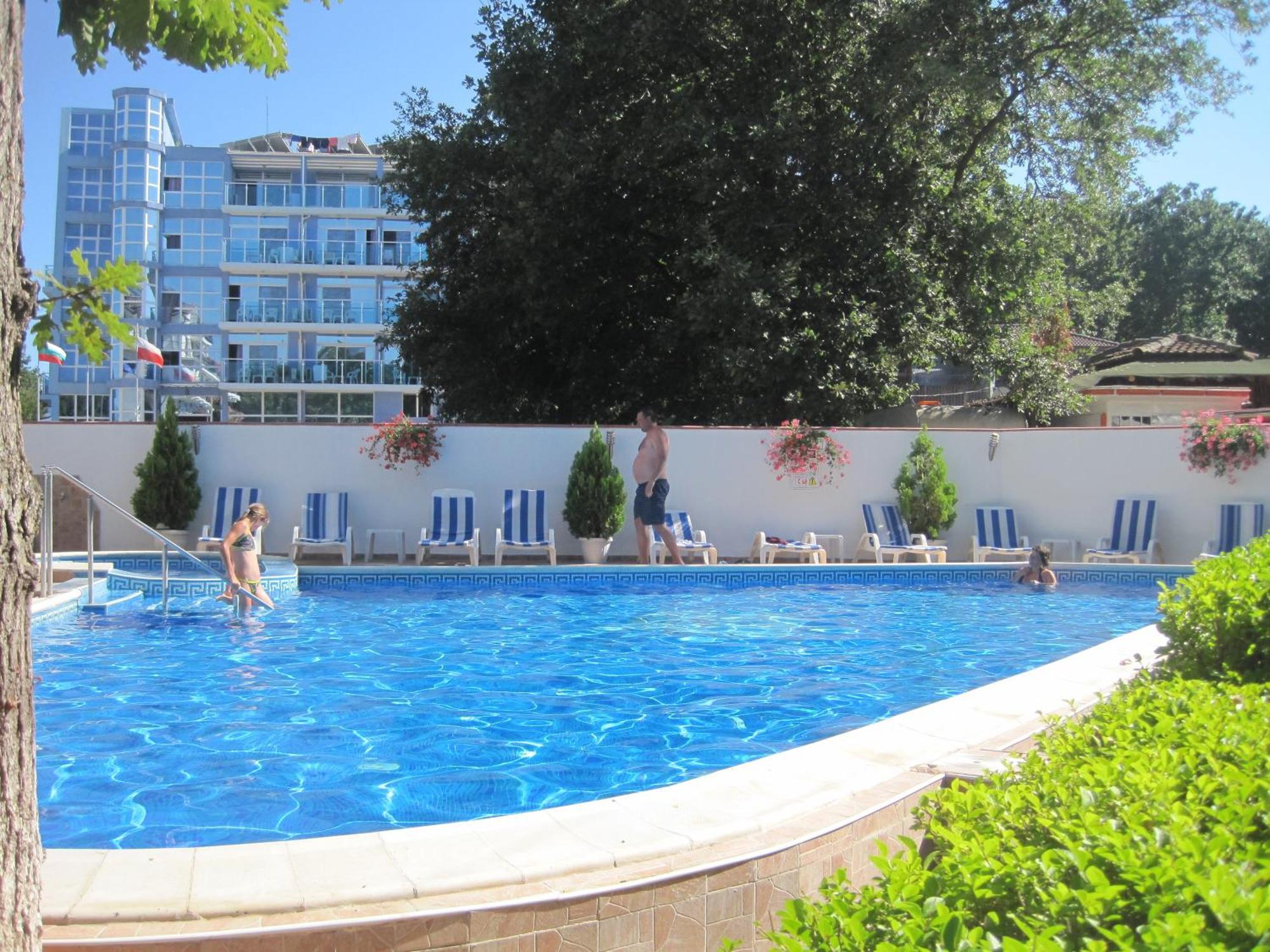 Hotel Lotos Kiten  Exterior photo
