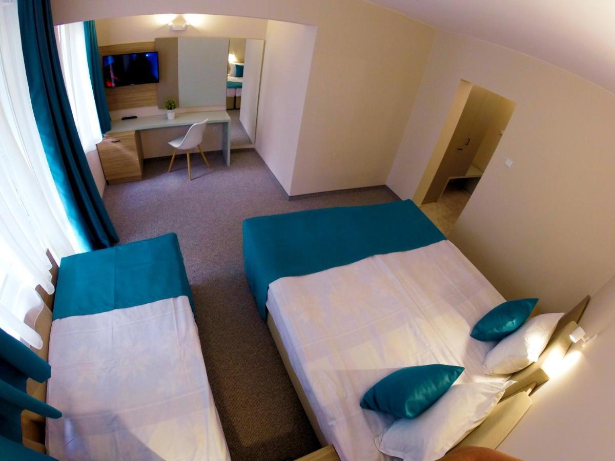 Hotel Lotos Kiten  Room photo